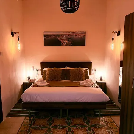 Square House By Holi Holiday home *