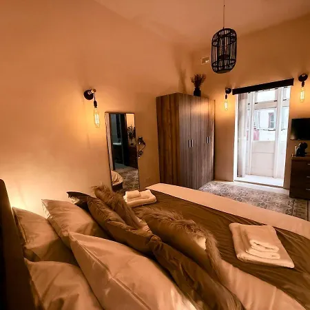 Square House By Holi * Birgu